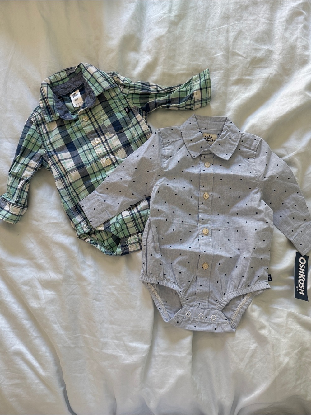OshKosh Gray Dot Long-Sleeve Onesie Shirt